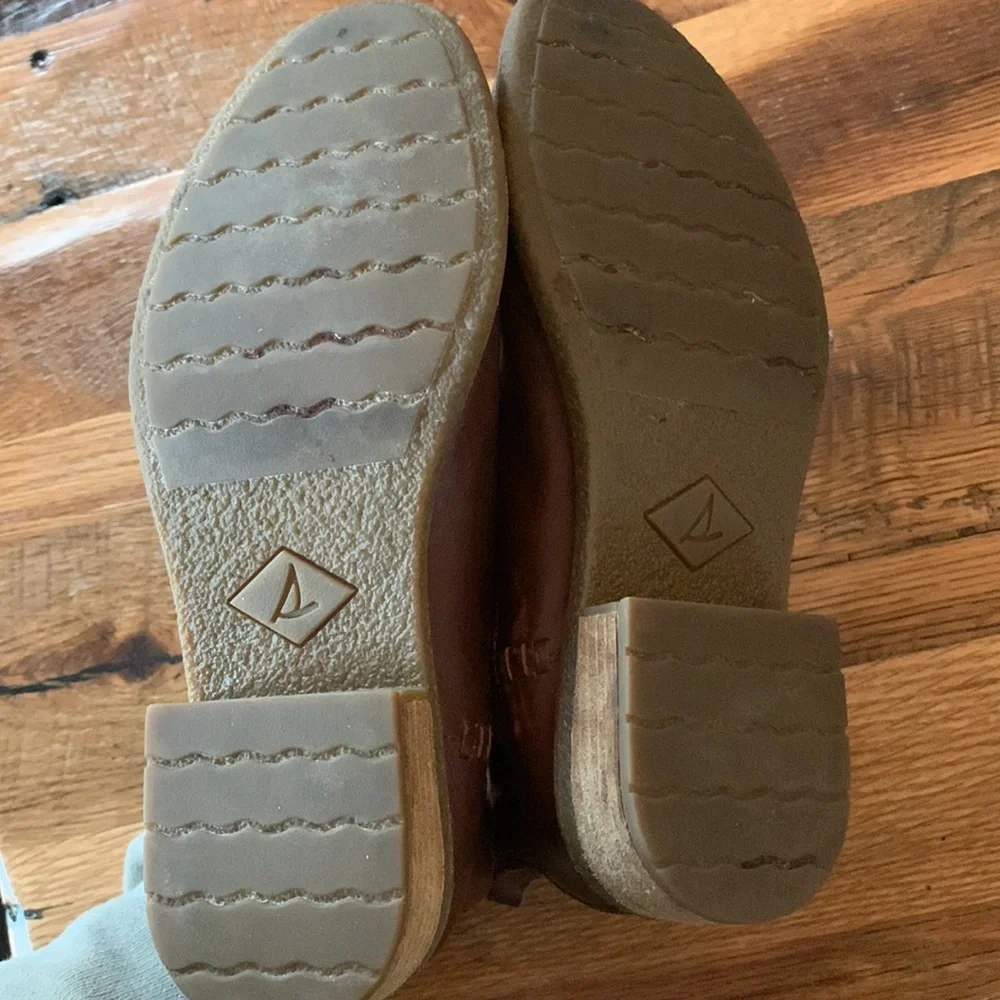 Sperry chelsea booties